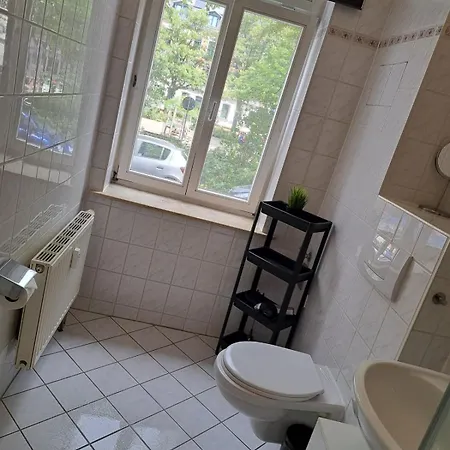 Gemuetliche Zweiraumwohnung In West *