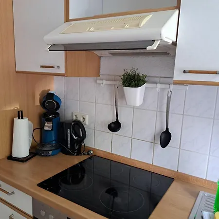 Gemuetliche Zweiraumwohnung In West Apartamento